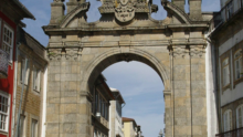 Braga cosmopolita Arco da Porta Nova
