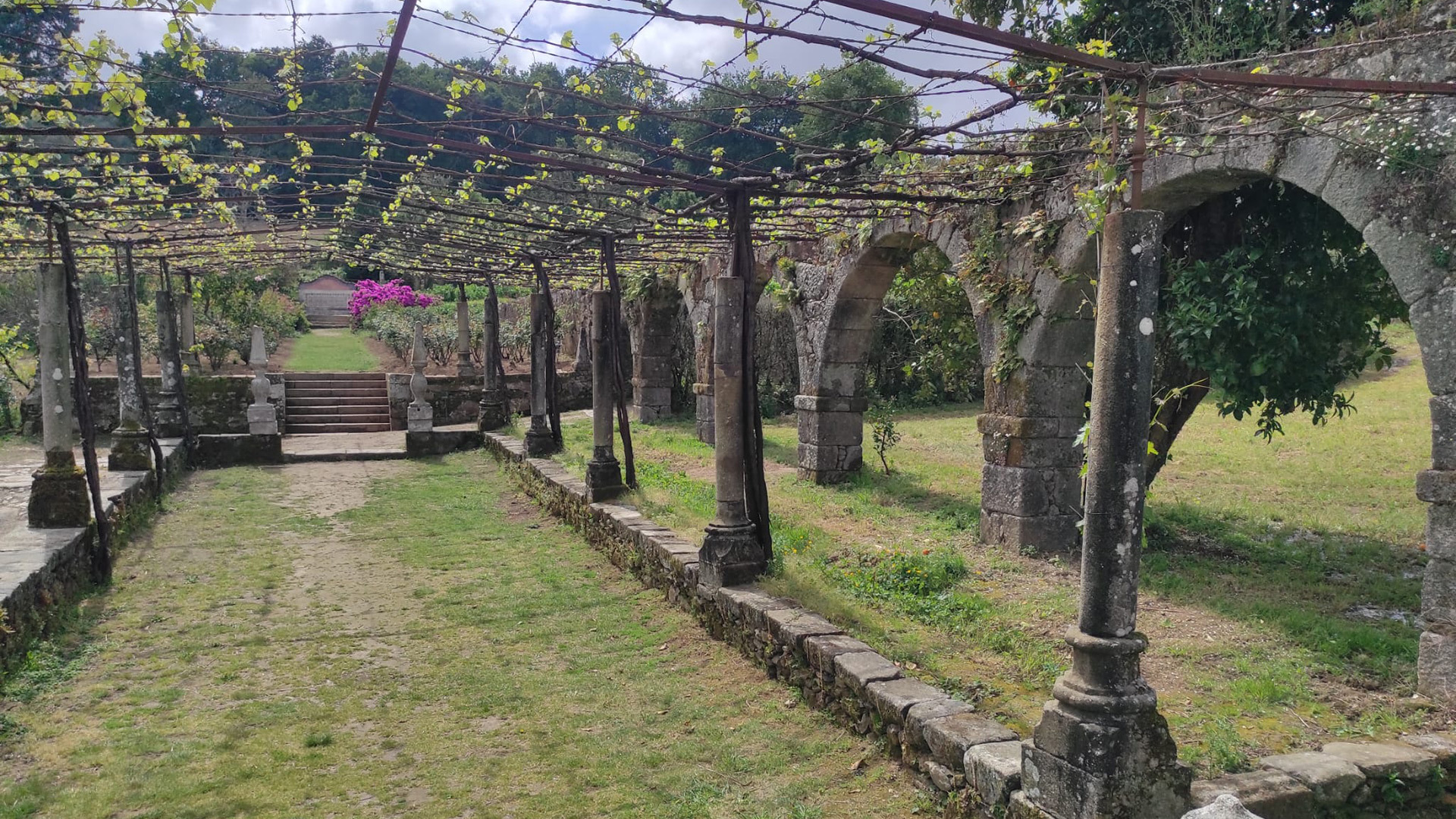 Braga mosteiro de Tibães jardins
