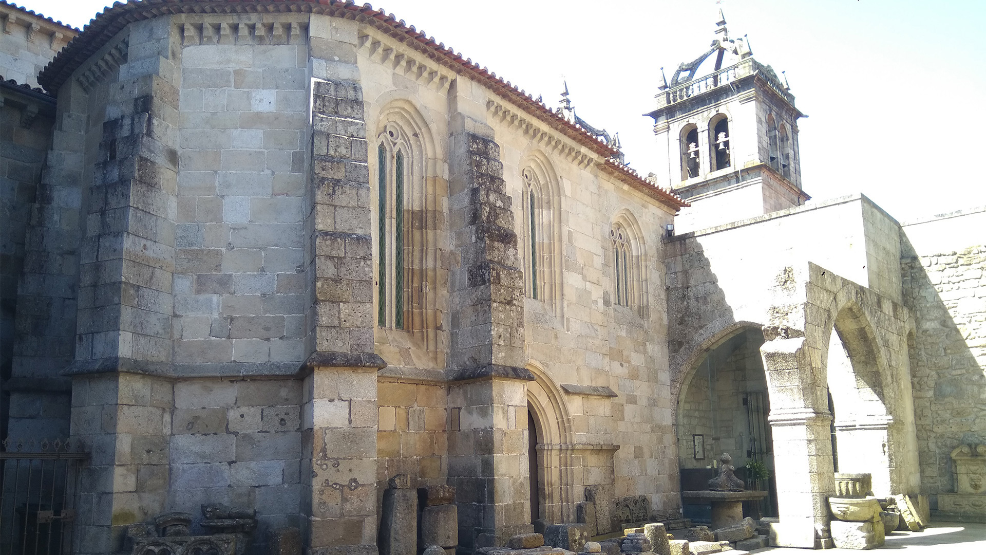 Braga's back structure cathedral